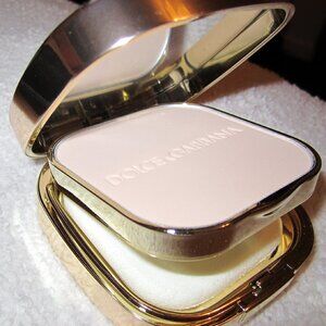 Dolce & Gabbana The Perfect Finish Powder Foundation in 50 Ivory